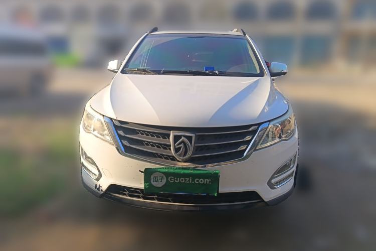 Used Baojun 560 2015 1.8L manual Comfort trim level
