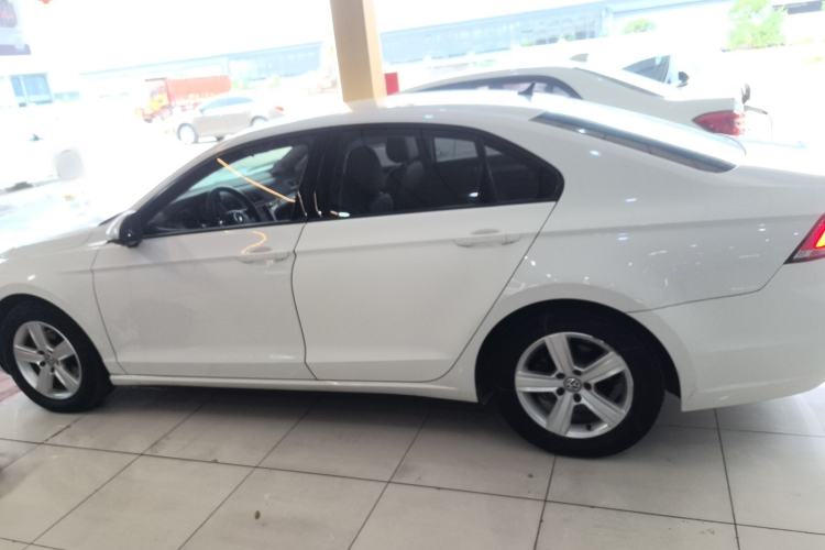 Used Volkswagen Lamando 2015 230TSI DSG Fashion Edition
