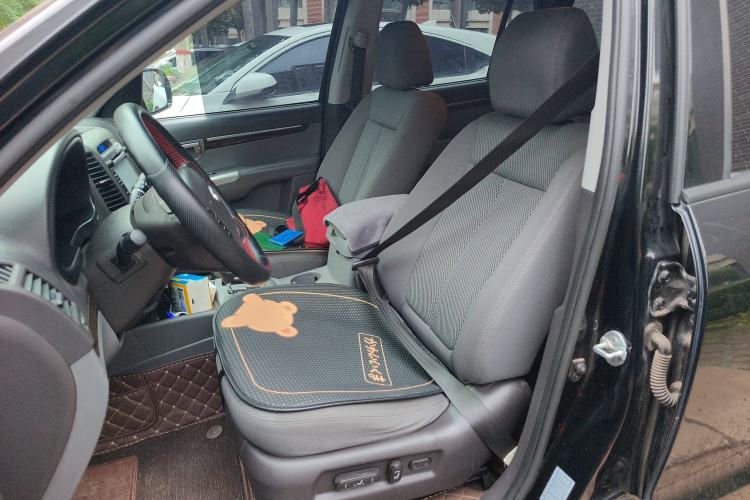 Used Hyundai Santa Fe Classic 2011 2.4 Comfort Edition 7-Seater Two-Wheel Drive