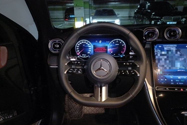 Used Mercedes-Benz GLC 2024 GLC 260 L 4MATIC Luxury Model 5 Seats
