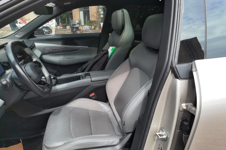 Used Lynk & Co 08 EM-P 2023 120km Long-Range Halo Left Front Seat