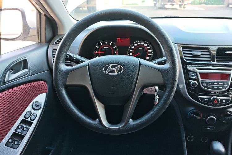 Used Hyundai Verna Ray 2014 1.4L Automatic GLX