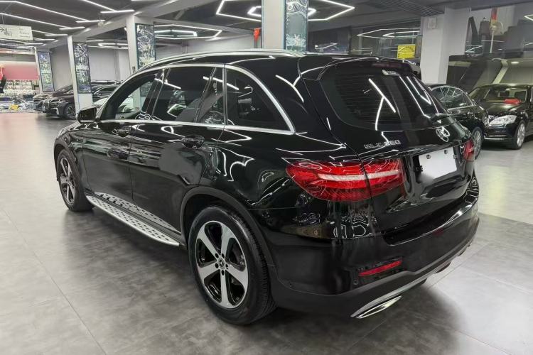 Used Mercedes-Benz GLC 2018 Facelift GLC 260 4MATIC Luxury Edition
