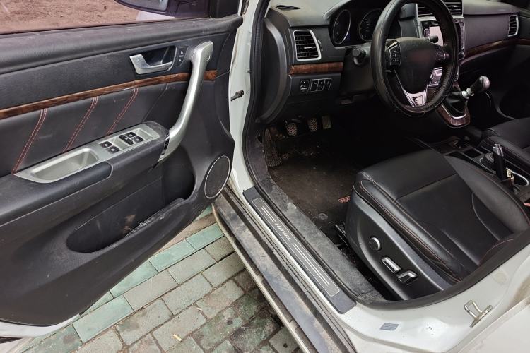 Used Haval H6 2015 Revised Version Sport Edition 1.5T Manual Transmission Two-Wheel Drive Elite Grade