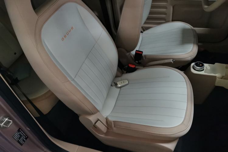 Used Geely Galaxy Panda 2023 Panda Mini 200km Endurance Bear Right Front Seat