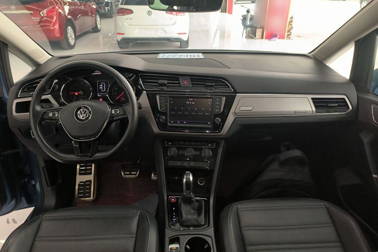 Used Volkswagen Touran 2018 Volkswagen Touran L 280TSI DSG Boundary Edition 7 Seats China VI Standard Center Console