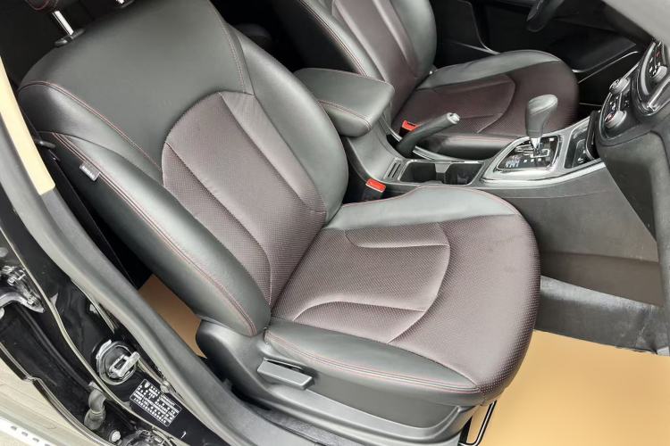 Used Baojun 560 2016 1.8L iAMT Luxury Model
