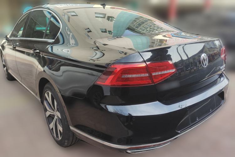 Used Volkswagen Magotan 2018 330TSI DSG Luxury Model Rear Left 45 Deg