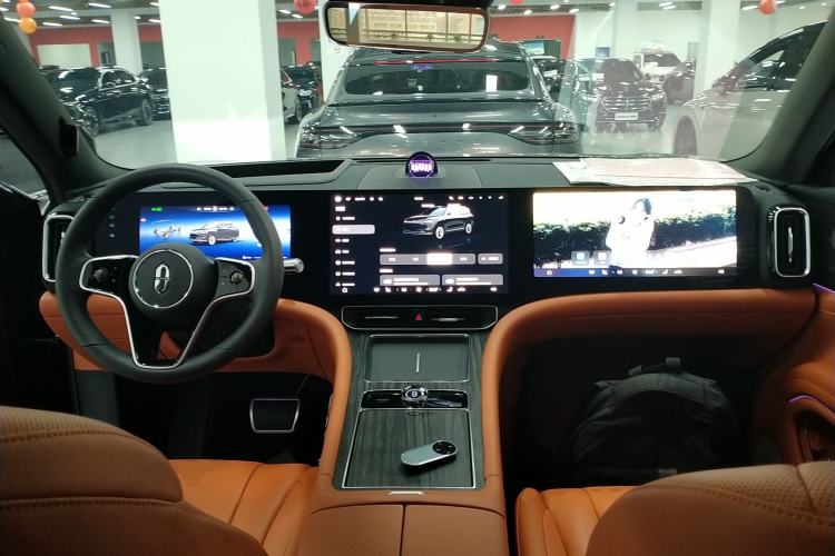 Used Hima AITO M9 2025 Extended-Range Max Version 52 kWh 5-Seater Edition Center Console