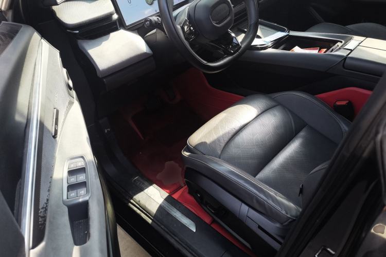 Used Lynk & Co 08 EM-P 2023 120km Long-Range Halo
