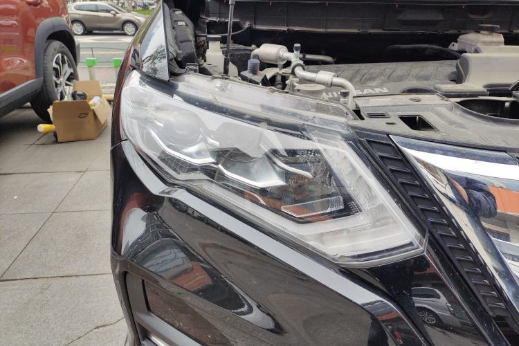 Used Nissan X-Trail 2023 Classic 2.0L Two-Wheel Drive Smart Connect Premium Edition
