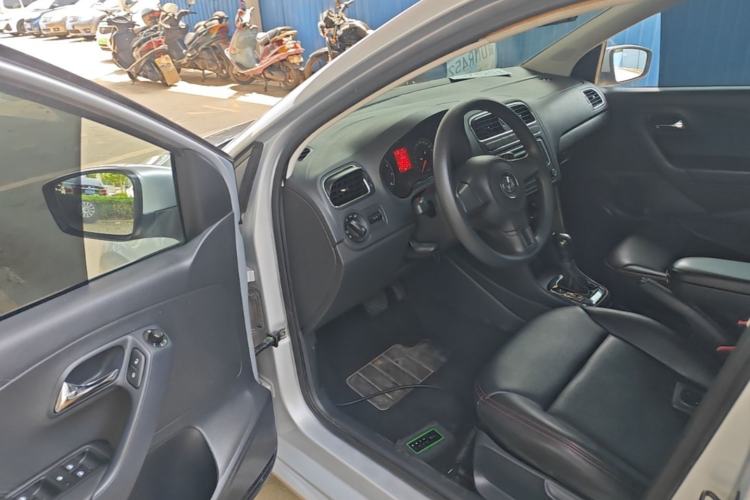 Used Volkswagen Polo 2013 1.4L Automatic Comfort Edition
