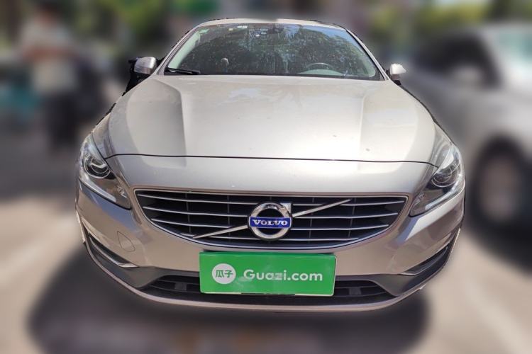 Used Volvo S60 2015 S60L 2.0T Zhiyuan Edition
