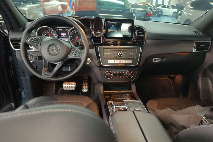 Used Mercedes-Benz GLE-Class 2015 GLE 400 4MATIC Center Console