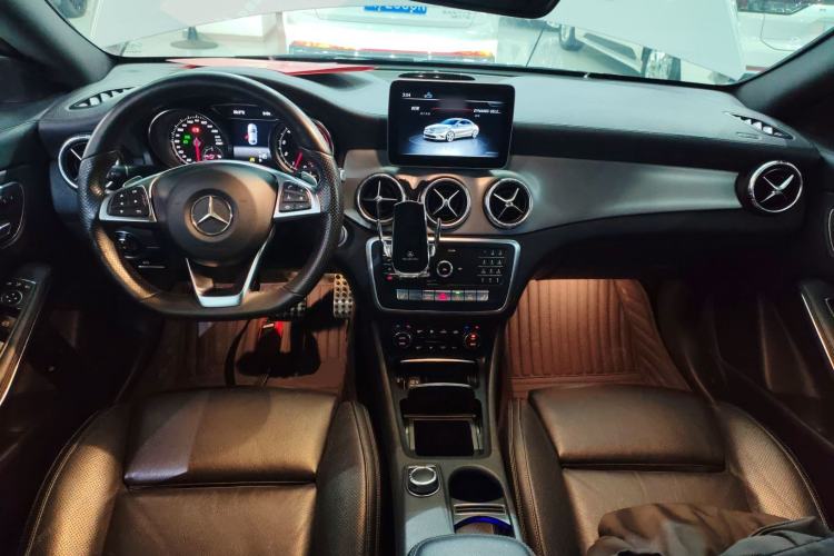 Used Mercedes-Benz CLA 2018 CLA 260 4MATIC Center Console