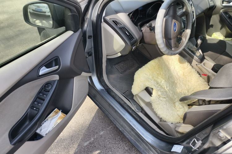 Used Ford Focus 2012 Sedan 1.6L Automatic Comfort Model
