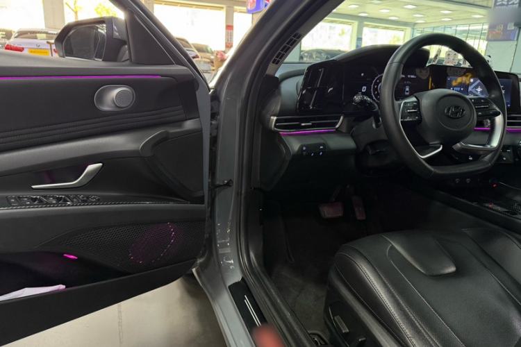 Used Hyundai Elantra 2021 1.5L CVT LUX Prestige Edition