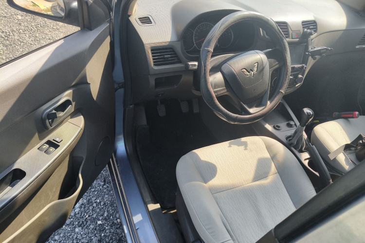 Used Wuling Hongguang 2014 1.5L Base Version Driver Seat