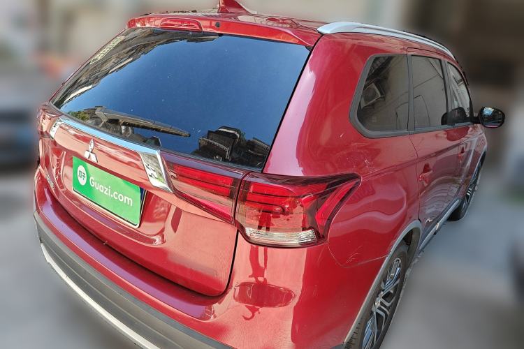 Used Mitsubishi Outlander 2017 2.0L Two-Wheel Drive Glory Edition 5 Seats