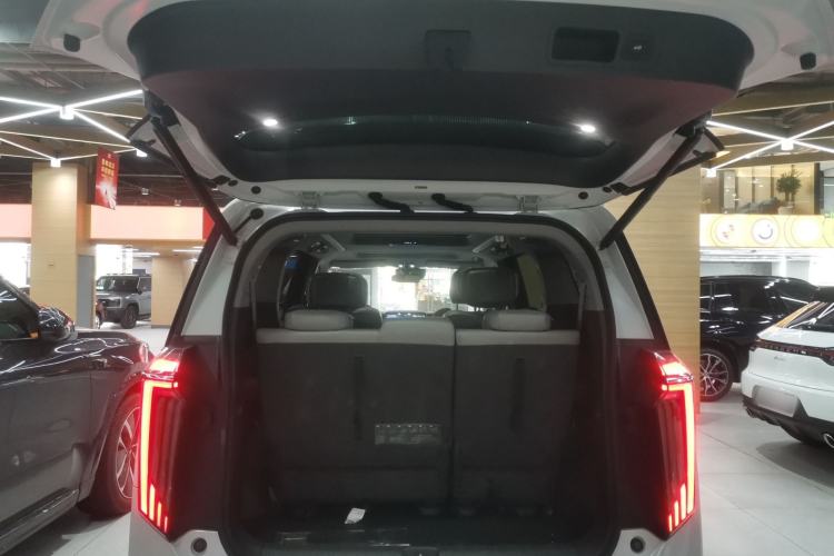 Used GAC Trumpchi M8 2024 Master Series 400T Prestige Edition
