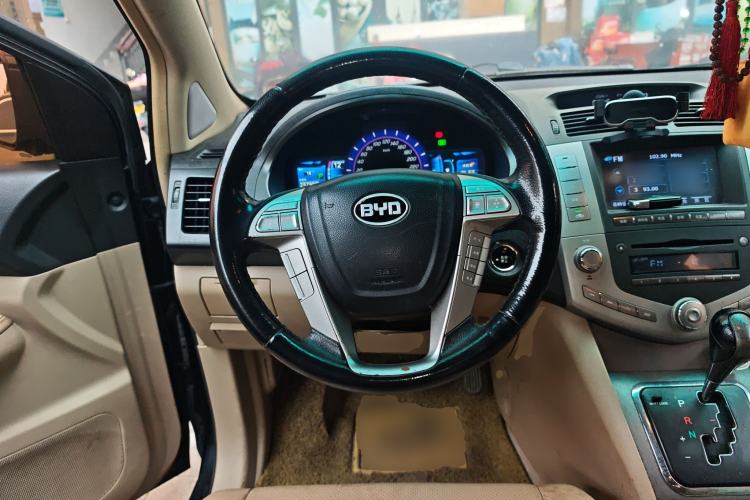 Used BYD S6 2011 2.4L Automatic Luxury Edition
