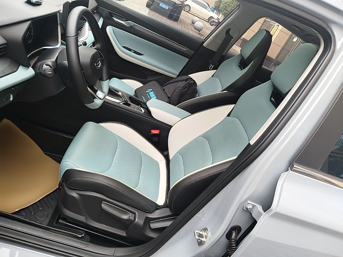 Geely Auto Emgrand S 2022 1.4T CVT Crossover Player Edition — снимка 17