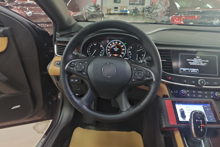 Used Buick LaCrosse 2018 28T Luxury Model Steering Wheel