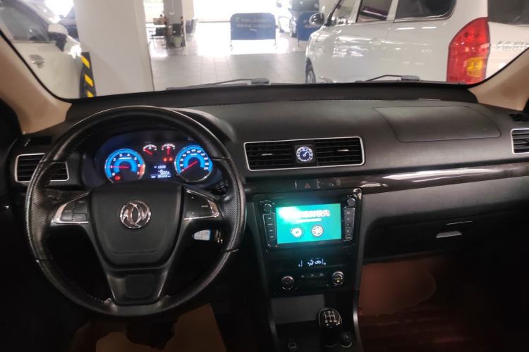 Used Dongfeng Fengon 370 2016 1.5L Manual Luxury 7-Seater
