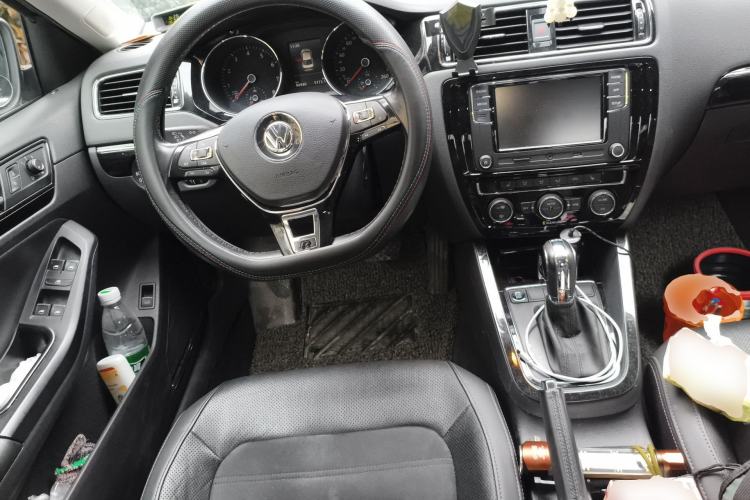 Used Volkswagen Sagitar 2018 280TSI DSG Luxury Model Steering Wheel