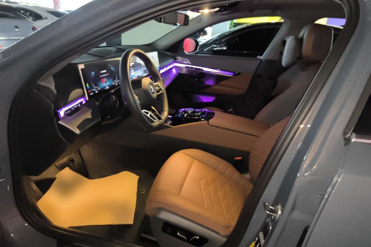 Used BMW i5 2024 eDrive 35L Luxury Model with M Sport Package
