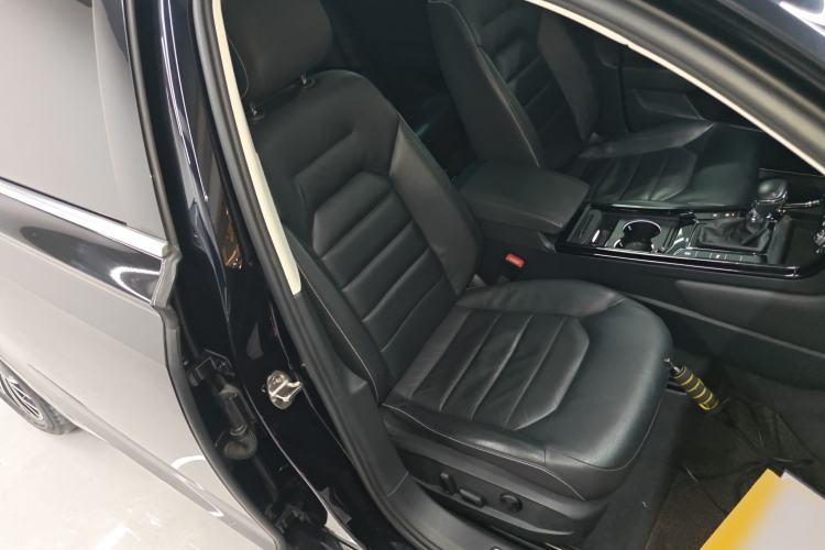 Used Volkswagen Phideon 2019 380TSI Two-Wheel Drive Business Edition China VI Standard
