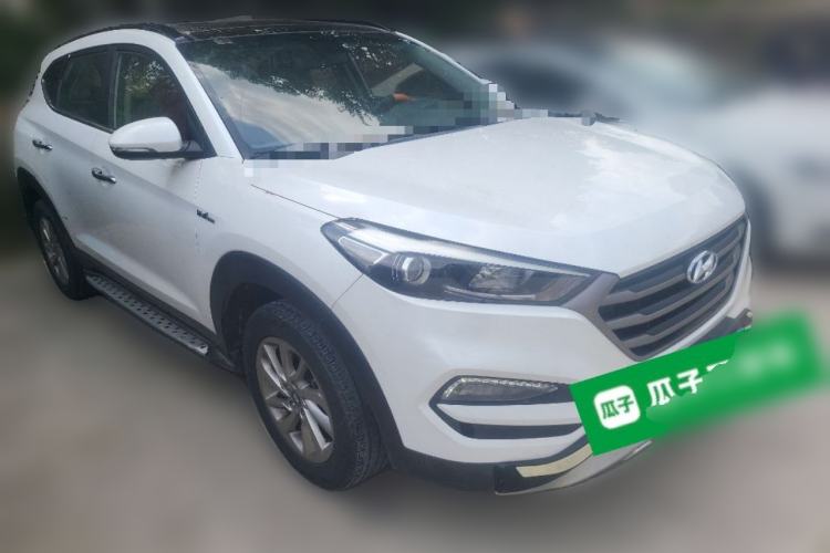 Used Hyundai Tucson 2015 1.6T Dual-Clutch Two-Wheel-Drive Smart Model Front Right 45 Deg