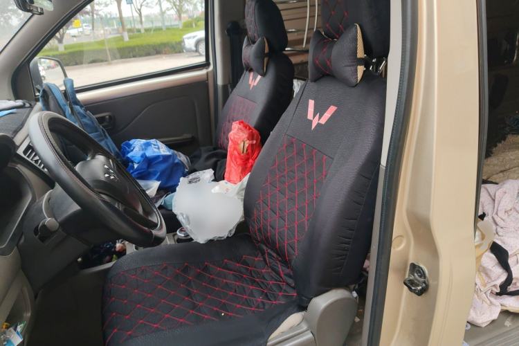 Used Wuling Rongguang V 2018 1.5L Practical Version Driver Seat