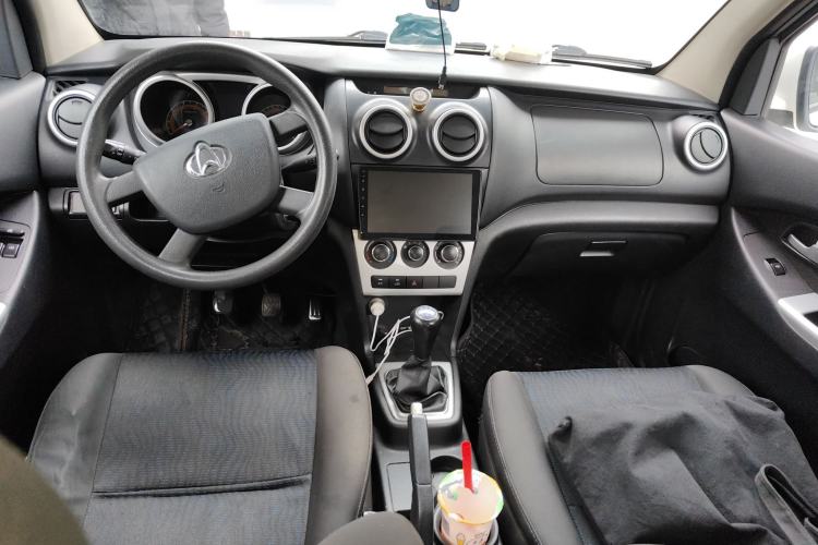 Used CHANGAN KAICHENG Ounuo S 2014 1.5L Luxury Model Center Console