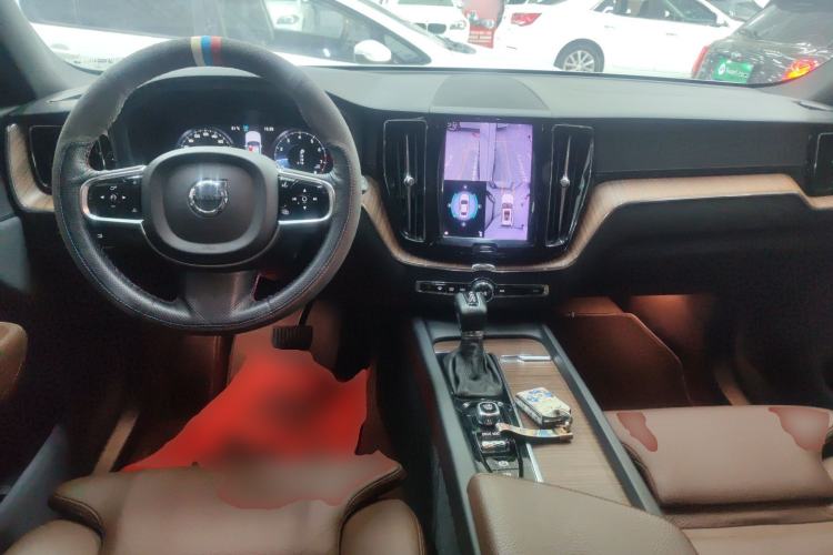 Used Volvo XC60 2021 T5 4x4 Smart Luxury Edition
