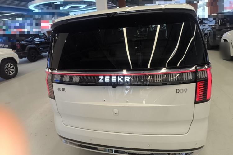 Used Zeekr 009 2024 7-Seater Walk-Through Version Four-Wheel Drive 108 kWh