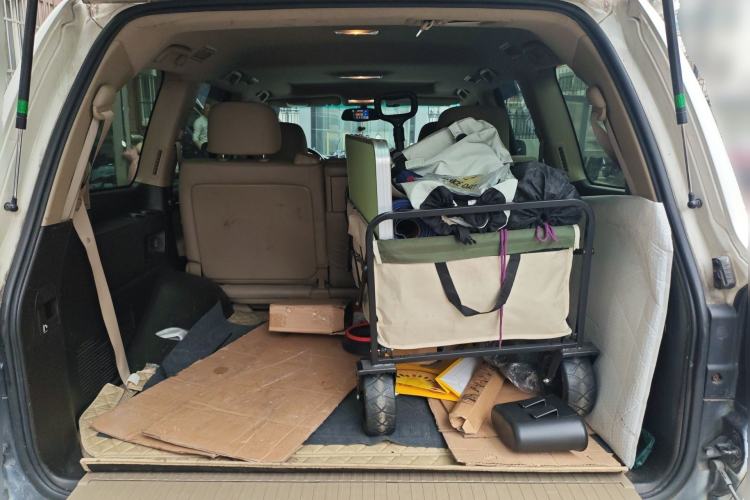 Used Toyota Land Cruiser 2010 4.0L Automatic VX Trunk