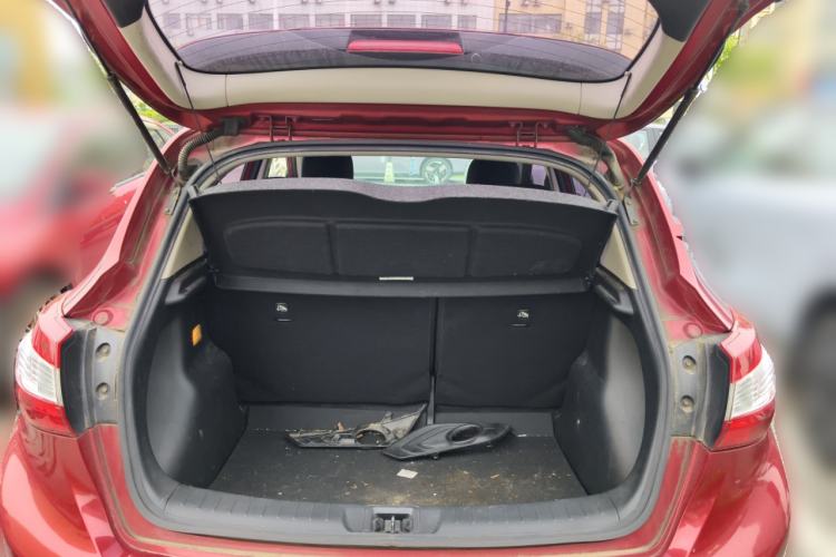 Used Nissan Tiida 2016 1.6L CVT Cool Dynamic Edition