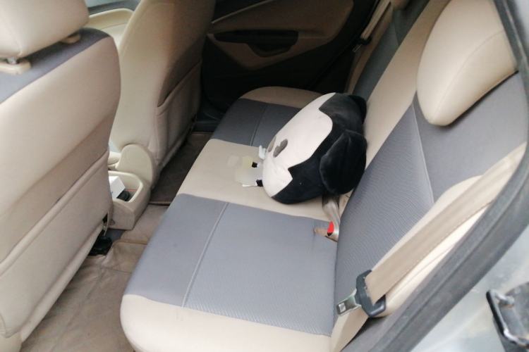 Used Ford Fiesta 2011 Hatchback 1.5L Manual Fashion Edition
