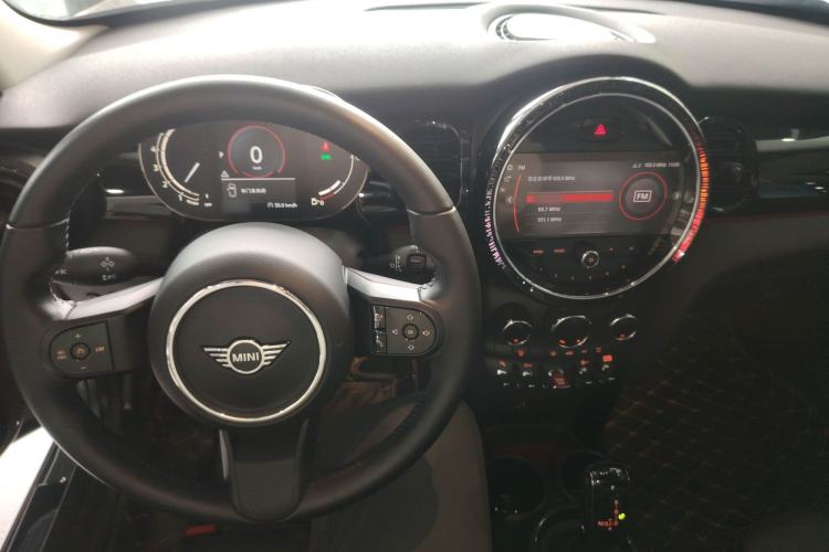 Used MINI 2022 Updated 1.5T COOPER Classic Edition Center Console