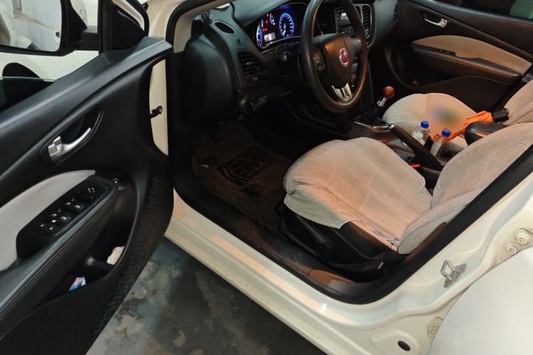 Used Fiat Viaggio 2015 1.4T Manual Enjoyment Edition Driver Seat