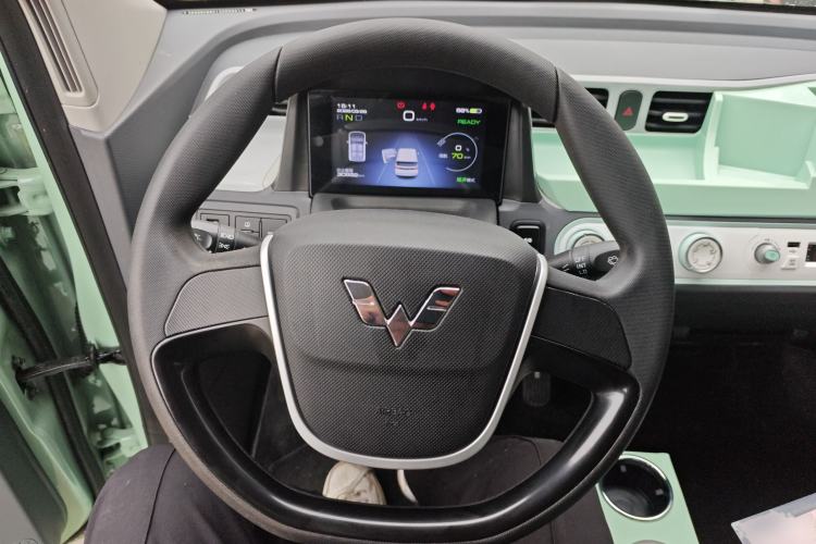 Used Wuling Hongguang MINIEV 2022 Macaron Fashion Model Lithium Iron Phosphate Steering Wheel