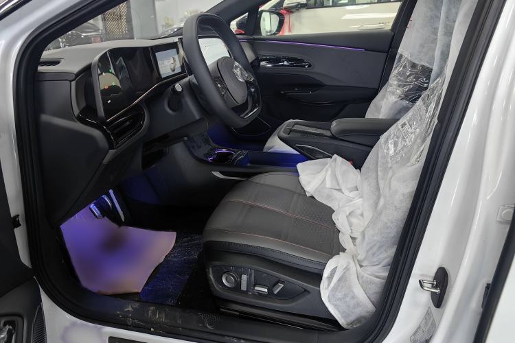 Used Hongqi EH7 2025 690 Smart Selection Edition