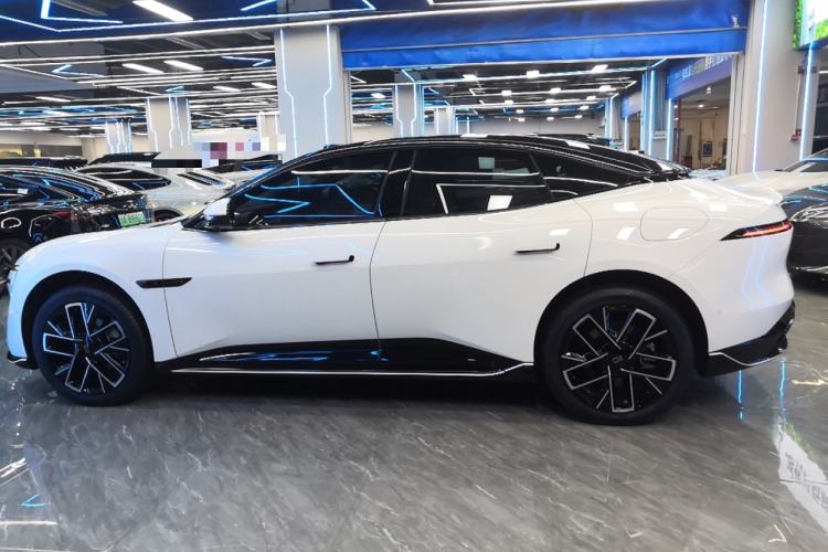 Used Avatr 06 2025 Max All-Electric Version