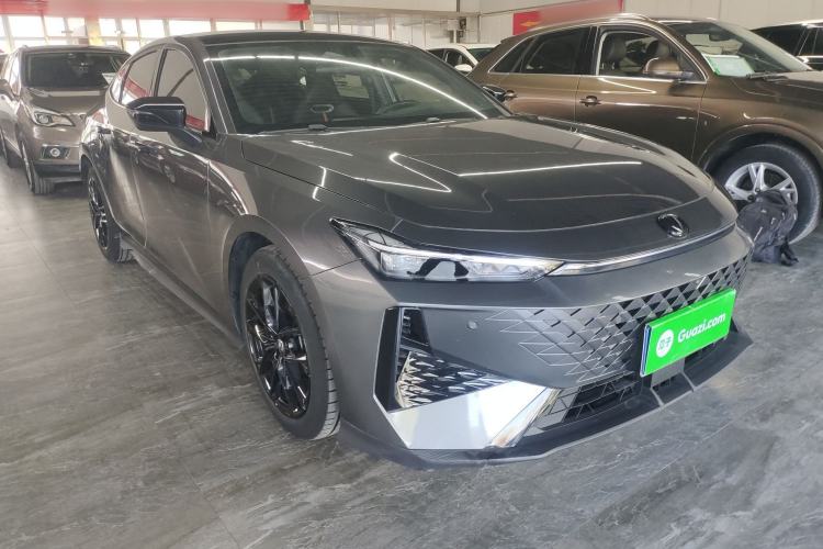 Used CHANGAN UNI-V 2024 1.5T Prestige Edition Front Right 45 Deg