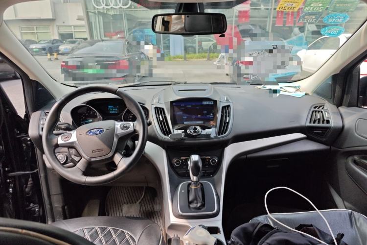 Used Ford Kuga 2015 1.5L GTDi Two-Wheel Drive Fashion Edition Center Console