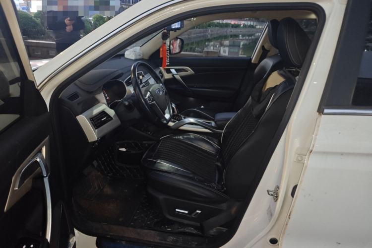 Used Geely Auto Emgrand X7 Sport 2020 1.8TD DCT Two-Wheel Drive Smart Connect 4G-Enabled Version
