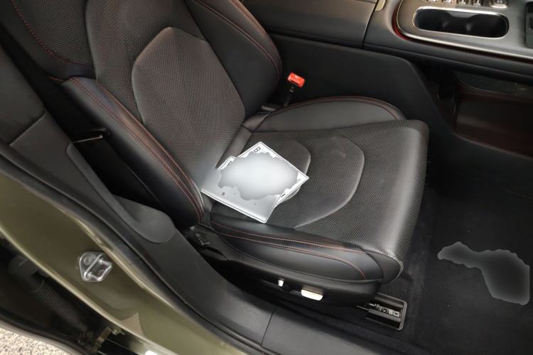 Used Xiaomi Auto SU7 2024 Four-Wheel Drive Ultra-Long Range Advanced Intelligent Driving Max Edition Right Front Seat