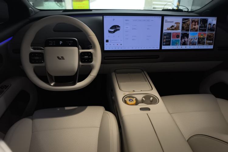 Used Li Auto i6 2025 Model Four-Wheel-Drive Standard Type