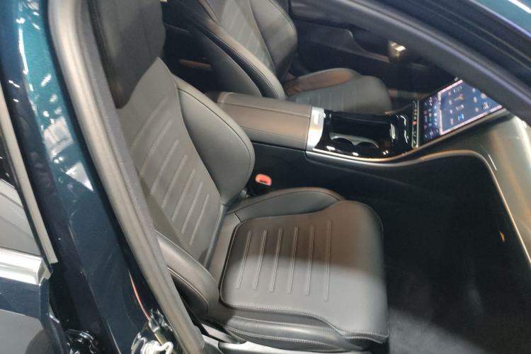 Used Mercedes-Benz C-Class New Energy 2023 C 350 eL Right Front Seat